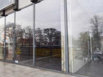 Funkcjonalny lokal 60 m2 z witryną, parking, centrum