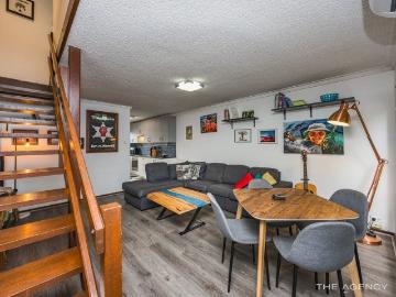 FUNKY TOWNHOUSE!