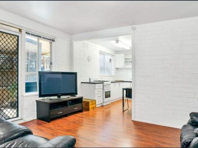 Funky city fringe living!