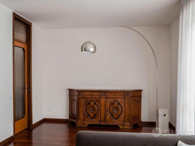 Fuori mura Ampio quadrilocale con terrazze