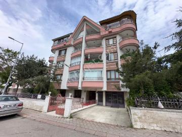 Fuat Çetin'den Merkez Cami Yanı Genç Binada 1. Kat Bağmsz 3+1!