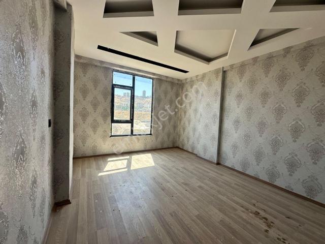 Fuar Alanı Arkasında Satılık 2+1