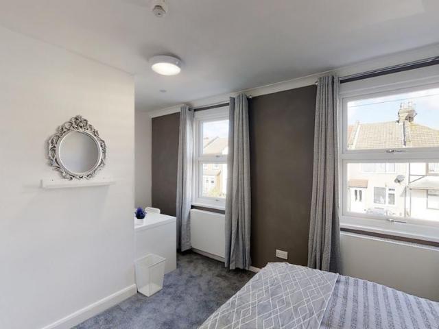 Fulwich Road, Dartford, Kent, DA1 6 bed house share to rent £750 pcm £173 pw