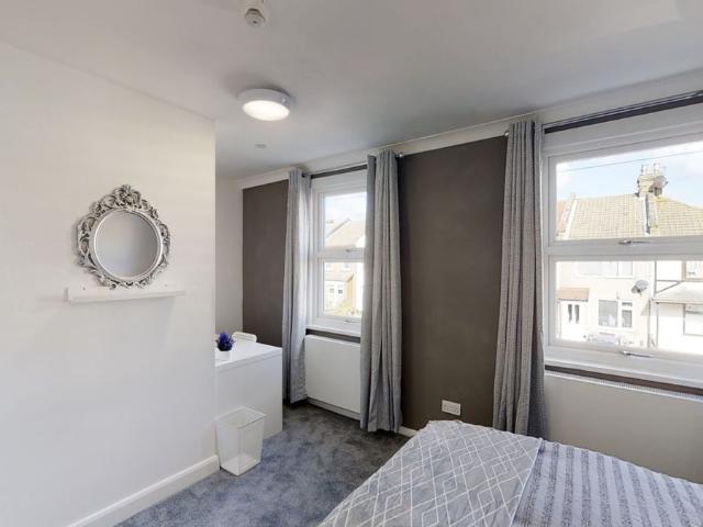 Fulwich Road, Dartford, Kent DA1, 6 bed property to rent, £750 pcm | PrimeLocation