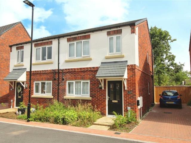 Fulwood Drive, Doncaster DN4 3 bed semi detached house to rent £1,400 pcm £323 pw