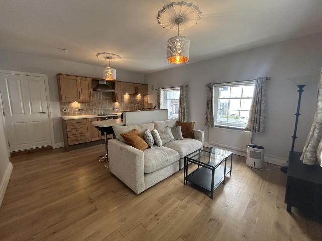 Fulwood Park, LIVERPOOL, L17 1 bed flat to rent £895 pcm £207 pw