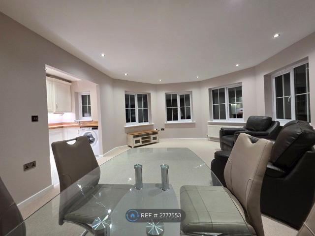 Fulwood, Preston PR2, 2 bed flat to rent, £1,250 pcm | PrimeLocation