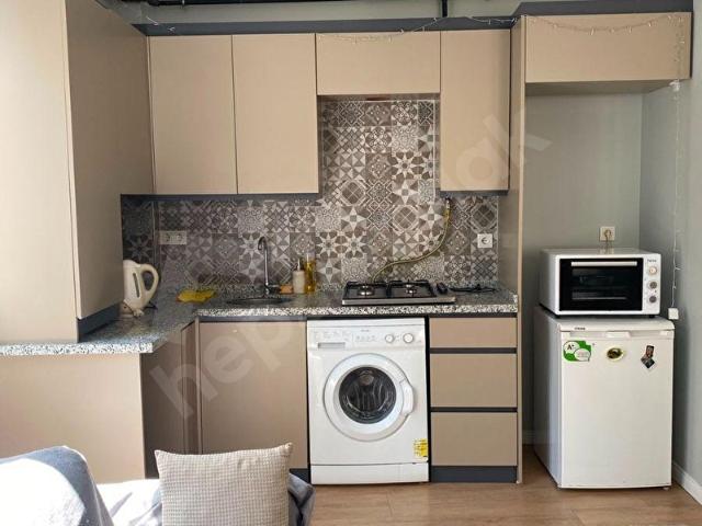 FULYA EMLKATAN İZZETPAŞADA 1+1 ÇAĞLAYAN ADLİYEYE 3DK 1 YILLIK