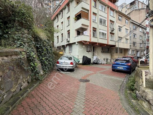 Fulya Sağlık Ocağı Karşısında Satılık 2+1 Kombili Arsa Tapulu Daire