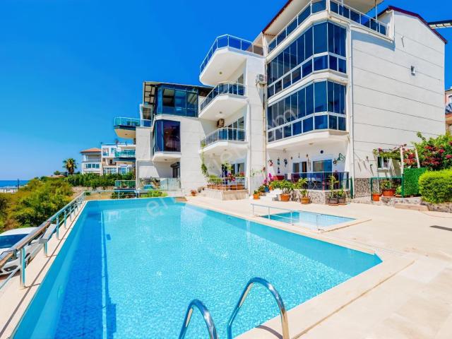 Havuzlu 4+2 Villa / Ful Deniz Manzaralı / Deniz 300 Metre