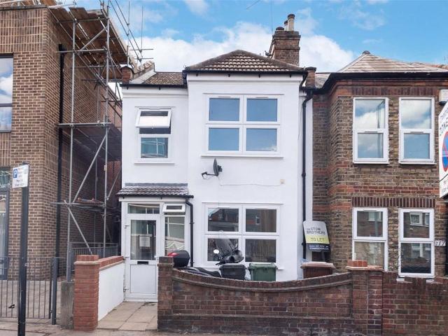 Fulbourne Road, Walthamstow E17, 2 bed flat to rent, £1,600 pcm | PrimeLocation