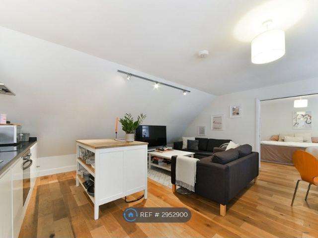 Fulham High Street, London SW6, 1 bed flat to rent, £2,200 pcm | PrimeLocation