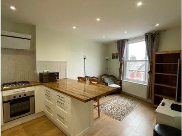 Fulham, London SW6, 2 bed flat to rent, £2,400 pcm | PrimeLocation