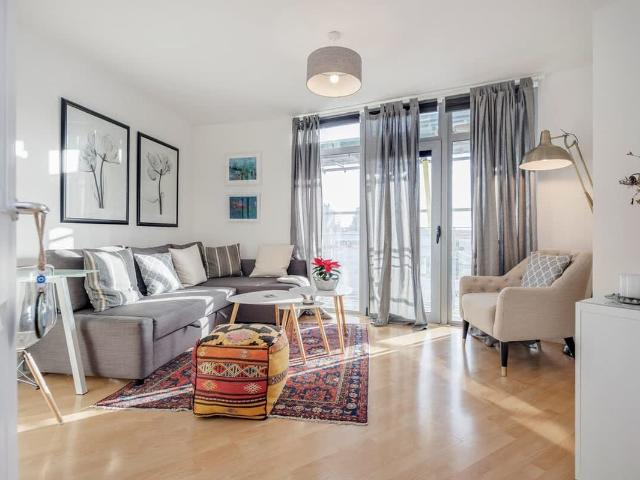 Fulham SW6, 1 bed flat to rent, £4,806 pcm | PrimeLocation