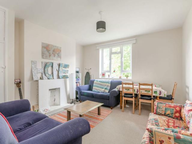 Fulham Palace Road, Bishop's Park, London SW6, 2 bed flat to rent, £2,300 pcm | PrimeLocation