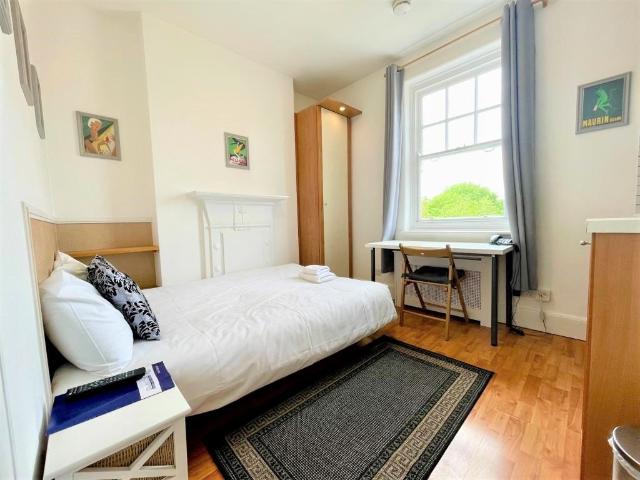 Fulham Palace Road, Hammersmith, London W6, Studio to rent, £1,452 pcm | PrimeLocation