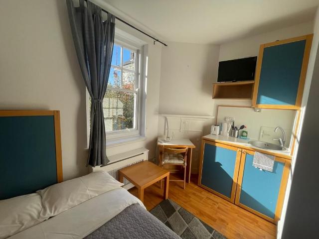 Fulham Palace Road, Hammersmith, London W6, Studio to rent, £1,517 pcm | PrimeLocation