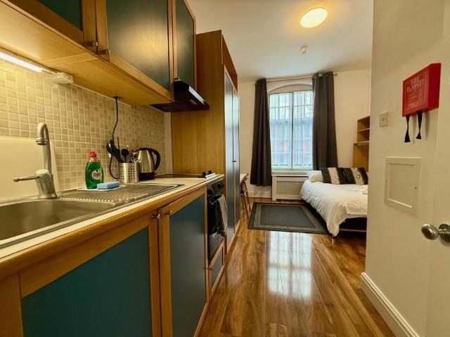 Fulham Palace Road, Hammersmith, London W6, Studio to rent, £1,820 pcm | PrimeLocation