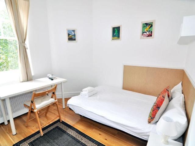 Fulham Palace Road, London W6, Studio to rent, £1,452 pcm | PrimeLocation