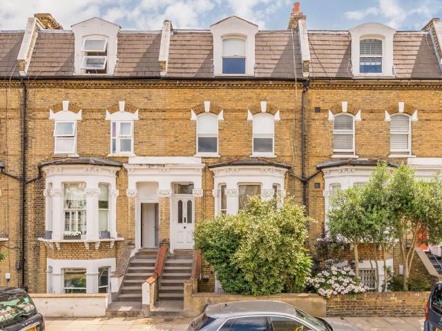 Fulham Park Gardens, London SW6, 3 bed flat to rent, £3,600 pcm | PrimeLocation