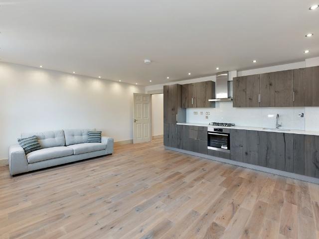 Fulham Road, Fulham, London SW6, 1 bed flat to rent, £2,250 pcm | PrimeLocation