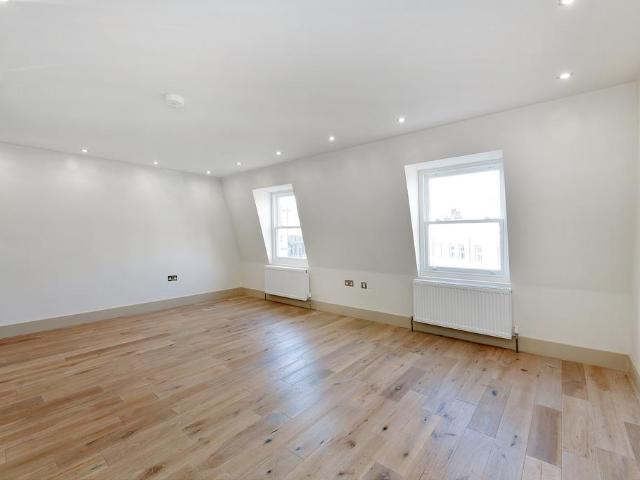 Fulham Road, Fulham, London, SW6 1 bed flat to rent £2,250 pcm £519 pw