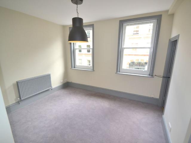 Fulham Road, London SW10, 1 bed flat to rent, £1,950 pcm | PrimeLocation