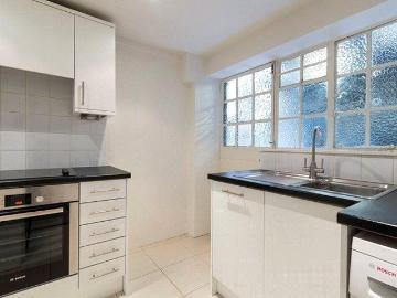 Fulham Road, London, UK, SW3 2 bed flat to rent £3,987 pcm £920 pw