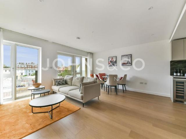 Fulham Reach, Hammersmith, London, W6 2 bed apartment to rent £4,250 pcm £981 pw