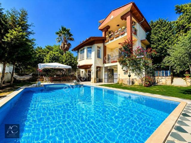Full Manzara 1 Dönum Icerısınde özel Havuz bahçe özel Otopark 6+1 tamamı Müstakil Villa
