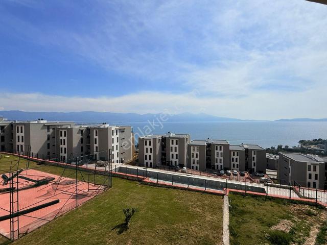 Full Manzara guvenlık havuz sosyal Alan otopark full Eşyalı doğalgazlı 3+1 Lüx 168 M2