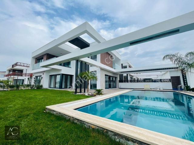 Full Manzara guvenlık özel Havuz/otopark geniş Bahçe vrf modern tamamı Müstakıl Villa