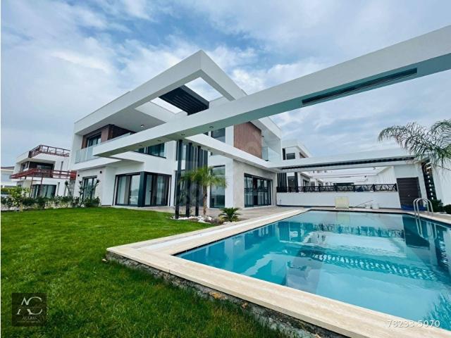 FULL MANZARAGUVENLIKÖZEL HAVUZOTOPARKGENİŞ BAHÇEVRFMODERNTAMAMI MÜSTAKIL VİLLA