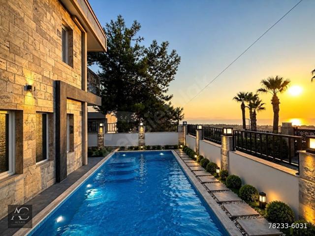 FULL MANZARALIÖZEL HAVUZOTOPARK300 M2 BAHÇEYENI YAPIM LÜXTAMAMI MÜSTAKİL FIRSAT VİLLA