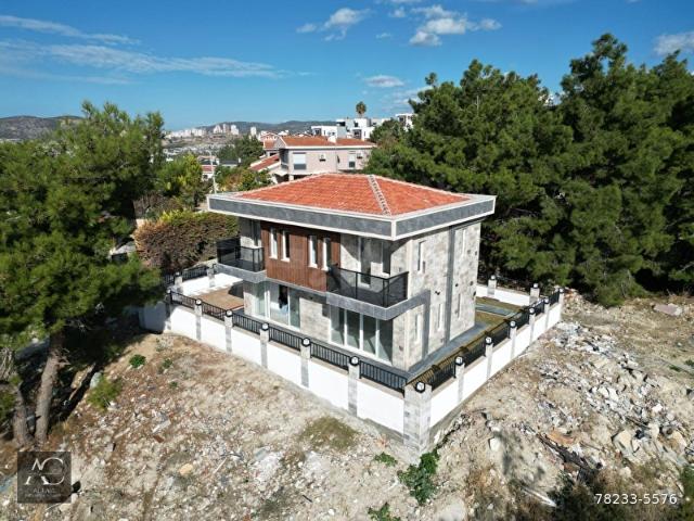 FULL MANZARALIÖZEL HAVUZOTOPARK300 M2 BAHÇEYENI YAPIM LÜXTAMAMI MÜSTAKİL VİLLA