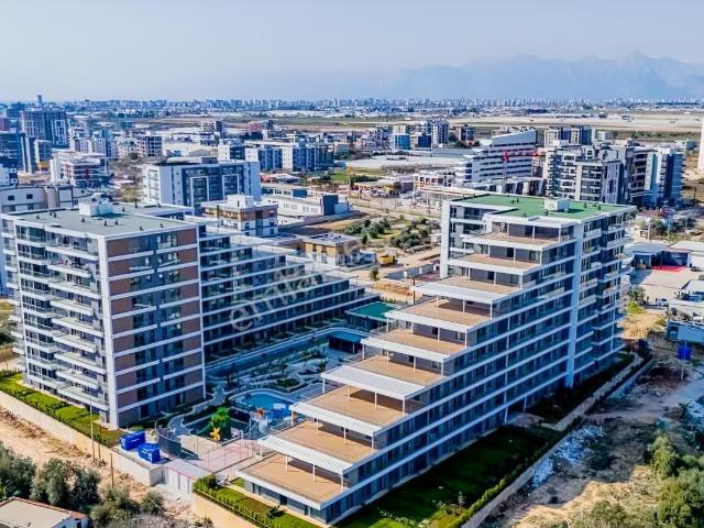 Full Özelikli Sitede Ayrı Mutfalı Full Eşyalı Kiralık Daire