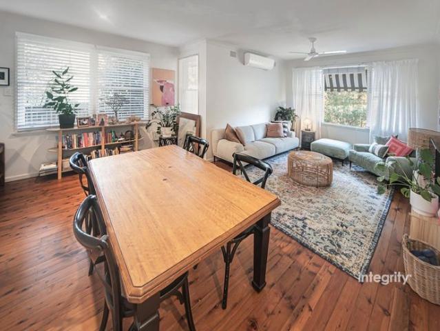 Full of Charm and Fully Furnished!