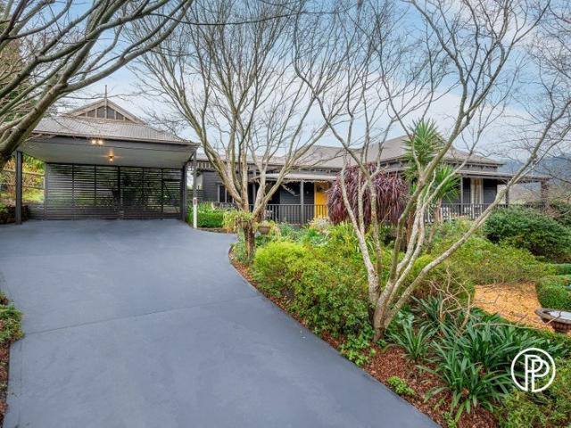 FULL OF STYLE, CHARACTER AND INCREDIBLE MOUNTAIN VIEWS