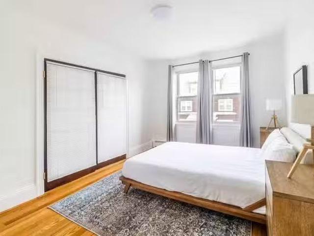 Full Bedroom E