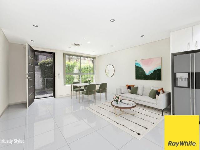 FULL BRICK | NORTH ASPECT Towehouse in prime location!