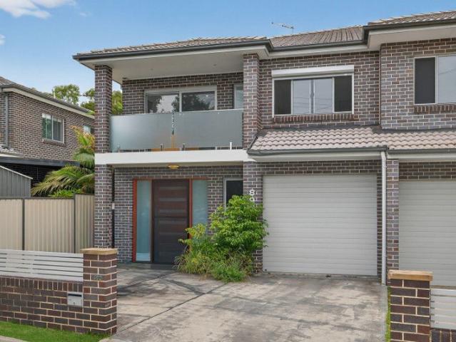 FULL BRICK CONSTRUCTION WALK TO STATION, SHOPS & SCHOOLS!