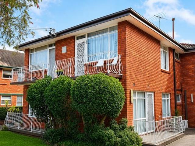 Full Brick First Floor Apartment in Narwee's Best Pocket