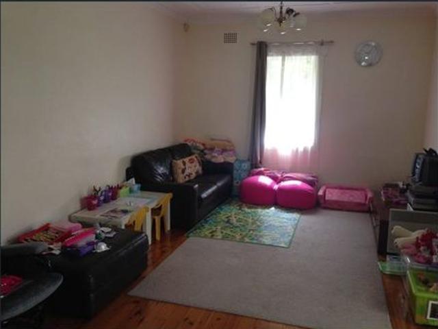 Full Brick House With Walk Distance To Shops and Train