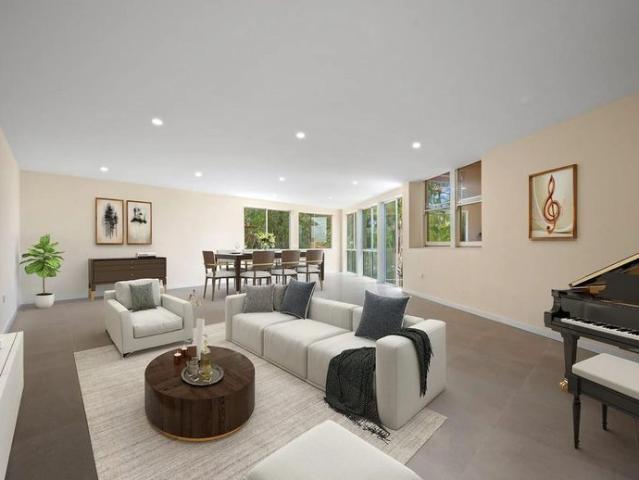 Full Brick Residence on the Eastwood Border | Eastwood Public Catchment