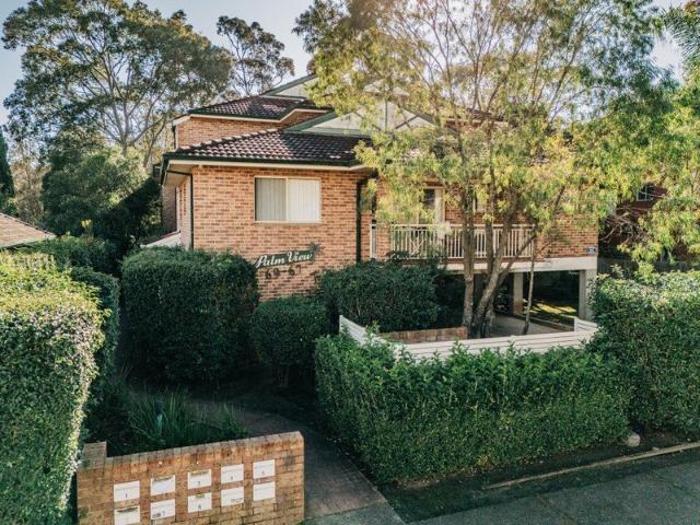 Full Brick Top Floor Unit in a Convenient Narwee Setting