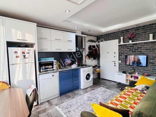 Full Eşyalı/balkonlu/klimalı/düzgün Apart/asansörlü