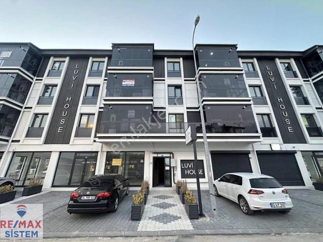 Full Eşyalı Yerden Isıtmalı Merkezi Konum Satılık 1+1 Daire