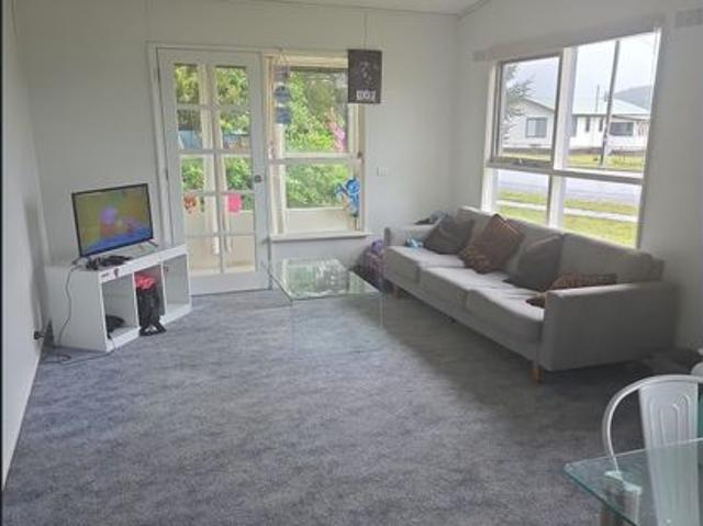Full furnished 3 Bedroom home in the Heart of Zeehan