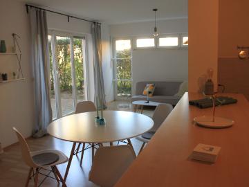Full Furnished Apartment 80m², ground floor, 2,5 rooms, with terrace in Frankfurt´am Main Niederrad