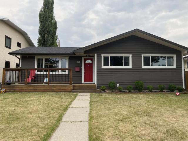 Full house for rent in Brentwood NW Calgary